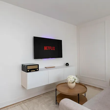 Apartment Adam